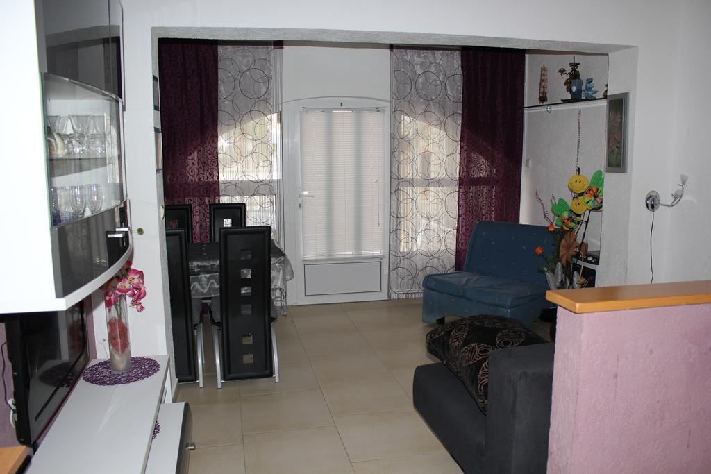 Apatmani Peternel Appartement Vir Buitenkant foto