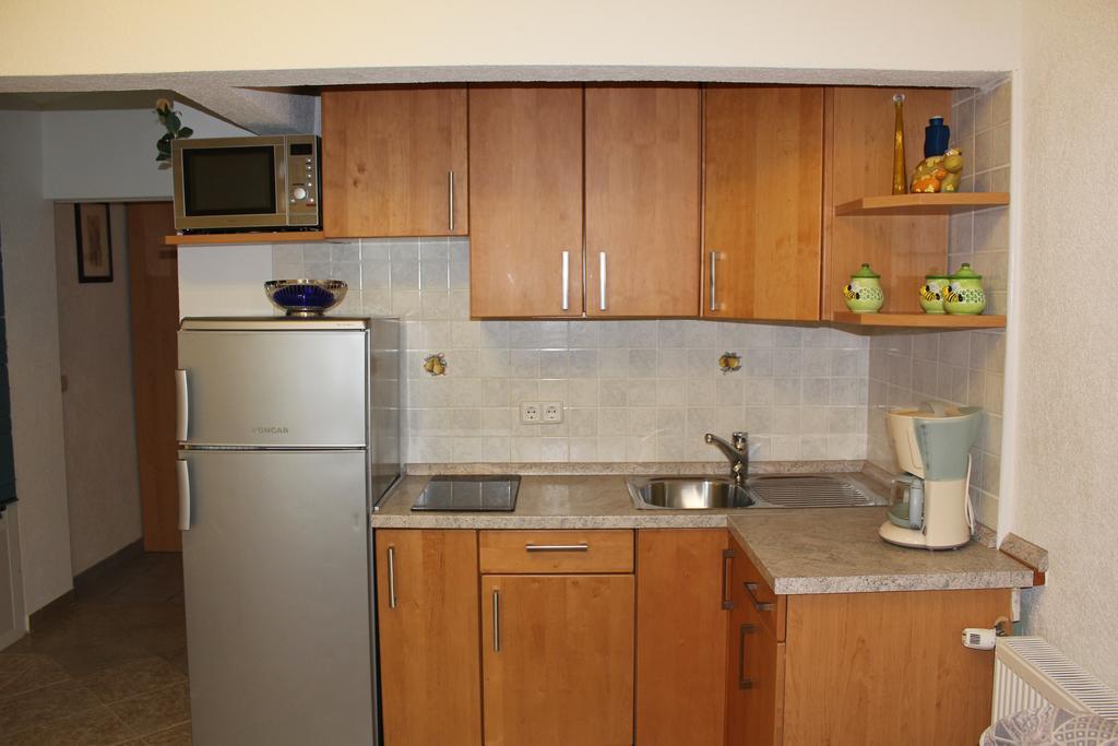 Apatmani Peternel Appartement Vir Buitenkant foto