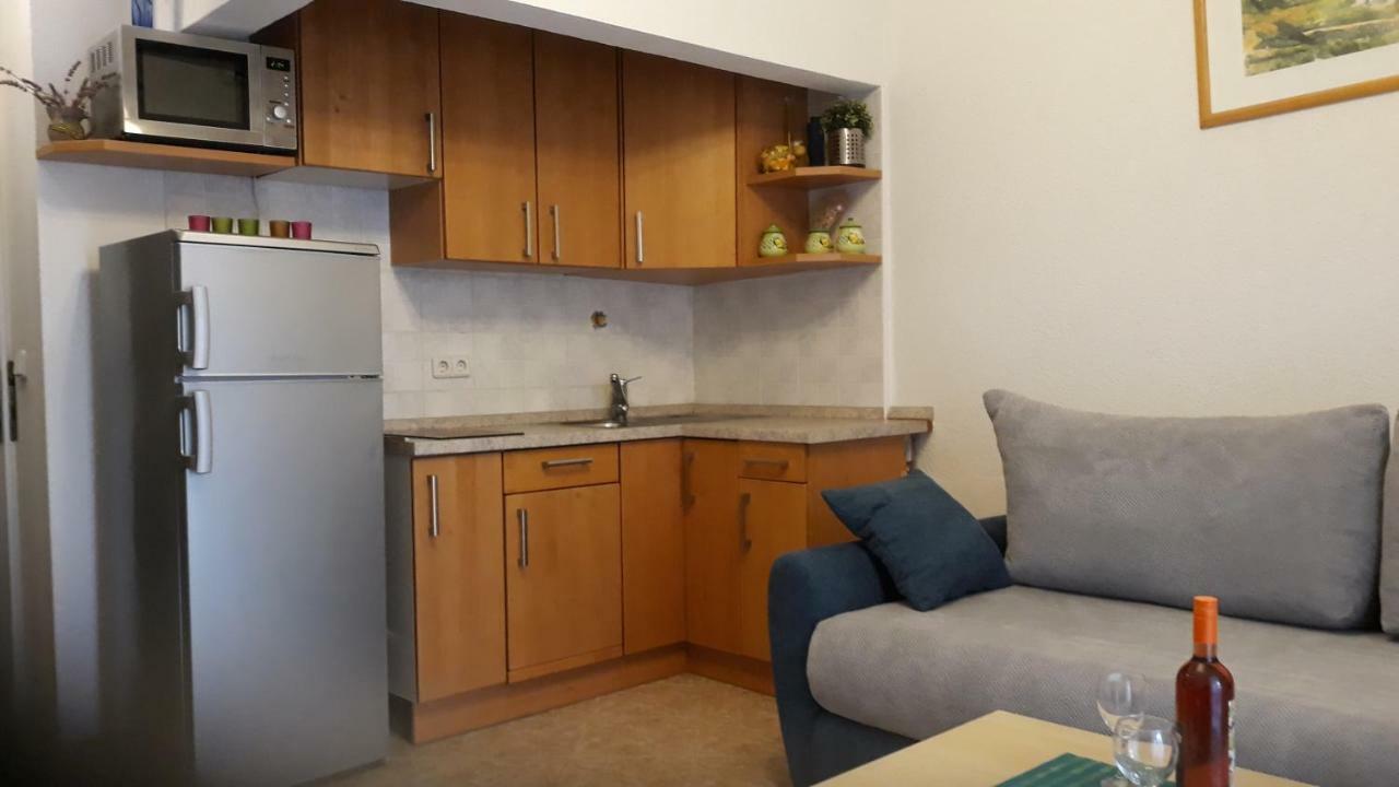Apatmani Peternel Appartement Vir Buitenkant foto